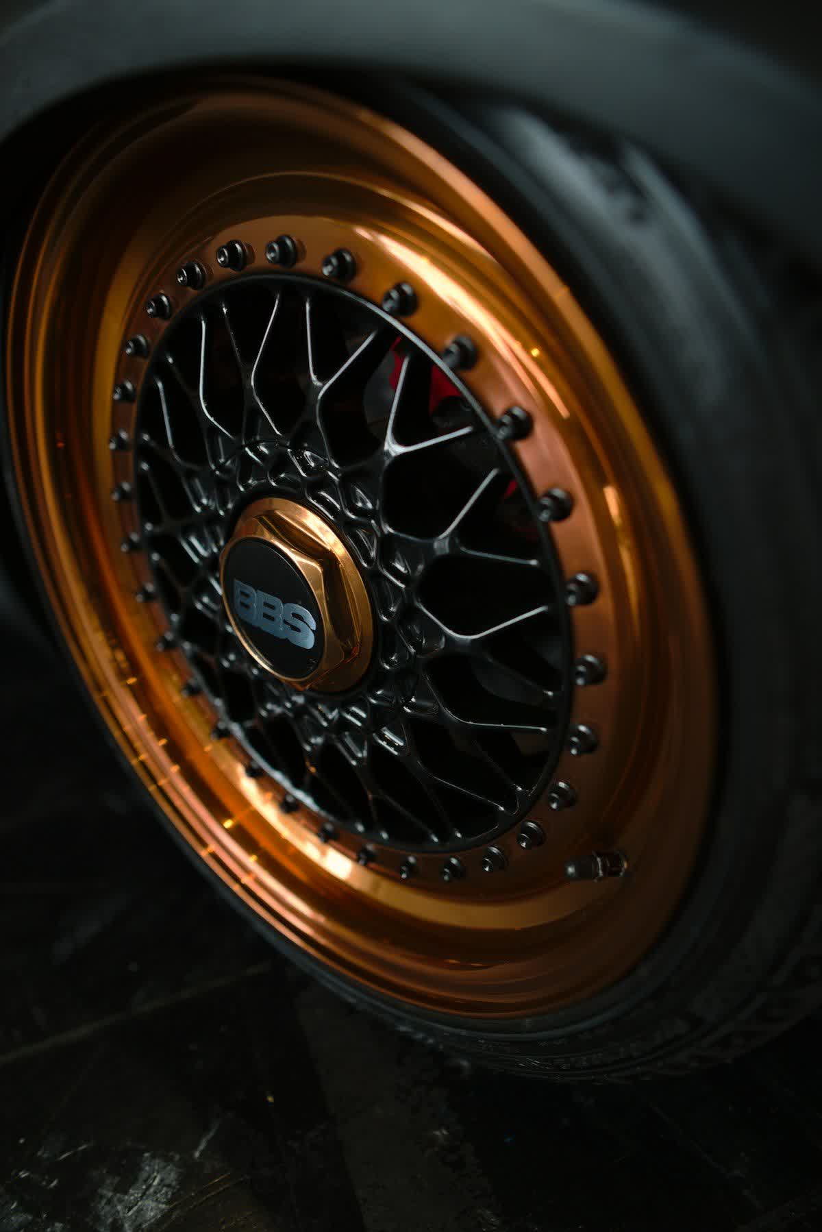 Alloy wheel and caliper cleaned down to the barrel